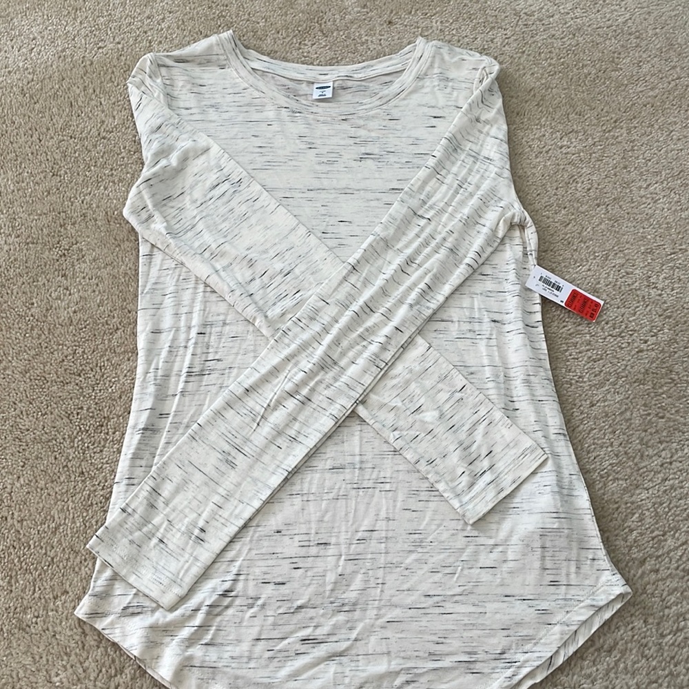 Old navy long sleeve tee